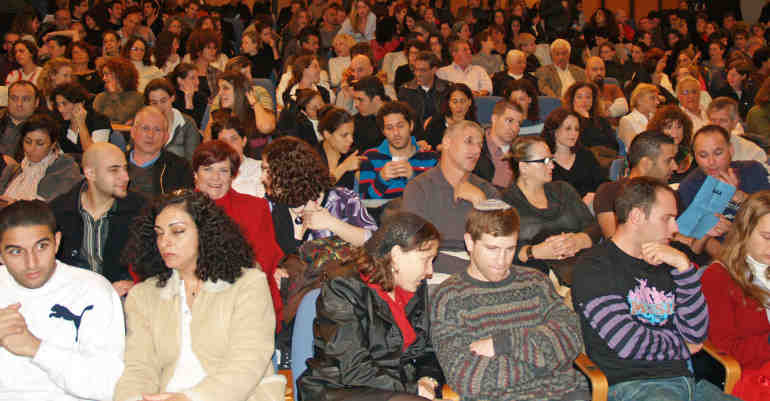 batsheva, theater, crowd, in